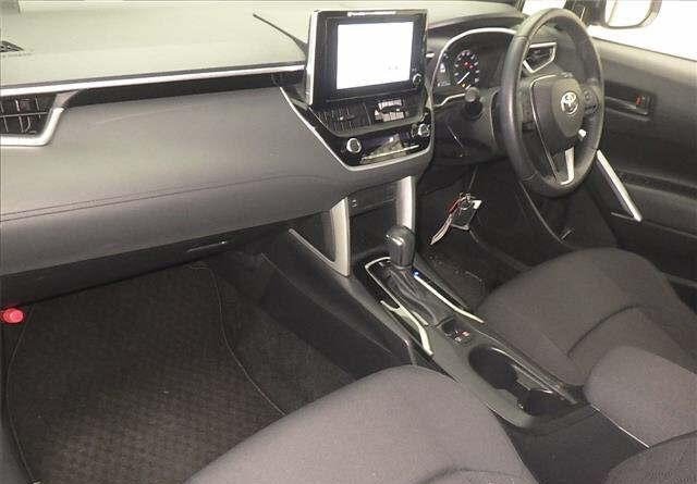 2024 TOYOTA COROLLA CROSS G view 5