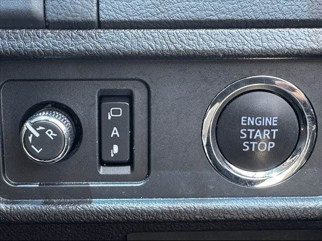 TOYOTA LAND CRUISER TXL view 15
