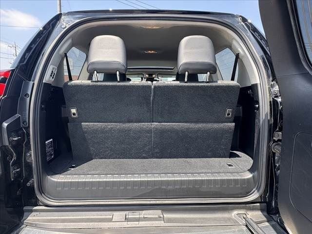 TOYOTA LAND CRUISER TXL view 17