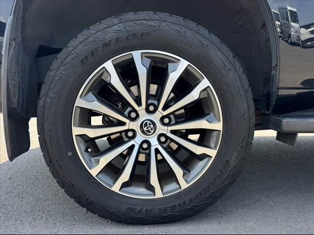 TOYOTA LAND CRUISER TXL view 19