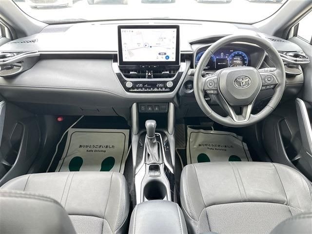 TOYOTA COROLLA CROSS HYBRID Z view 6