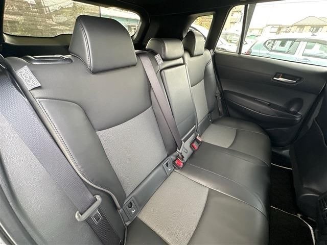 TOYOTA COROLLA CROSS HYBRID Z view 14