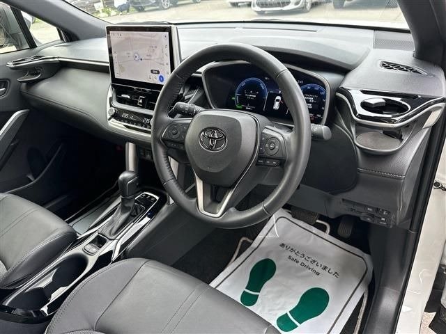 TOYOTA COROLLA CROSS HYBRID Z view 12
