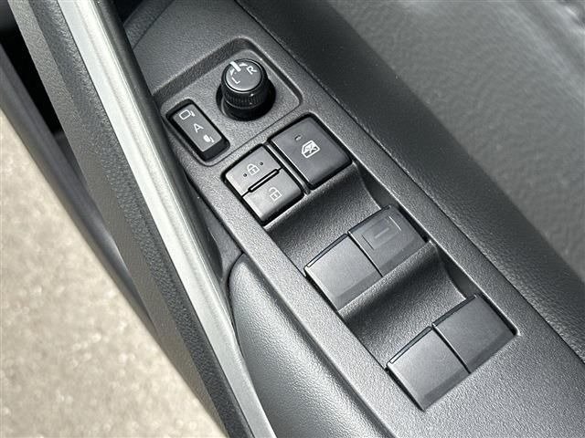 TOYOTA COROLLA CROSS HYBRID Z view 16