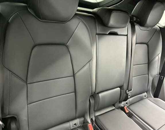 PORSCHE CAYYENE Base grade view 14
