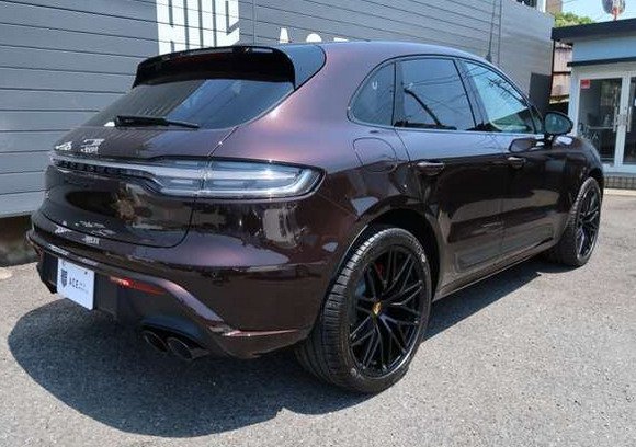 PORSCHE MACAN GTS PDK RESERVED view 3